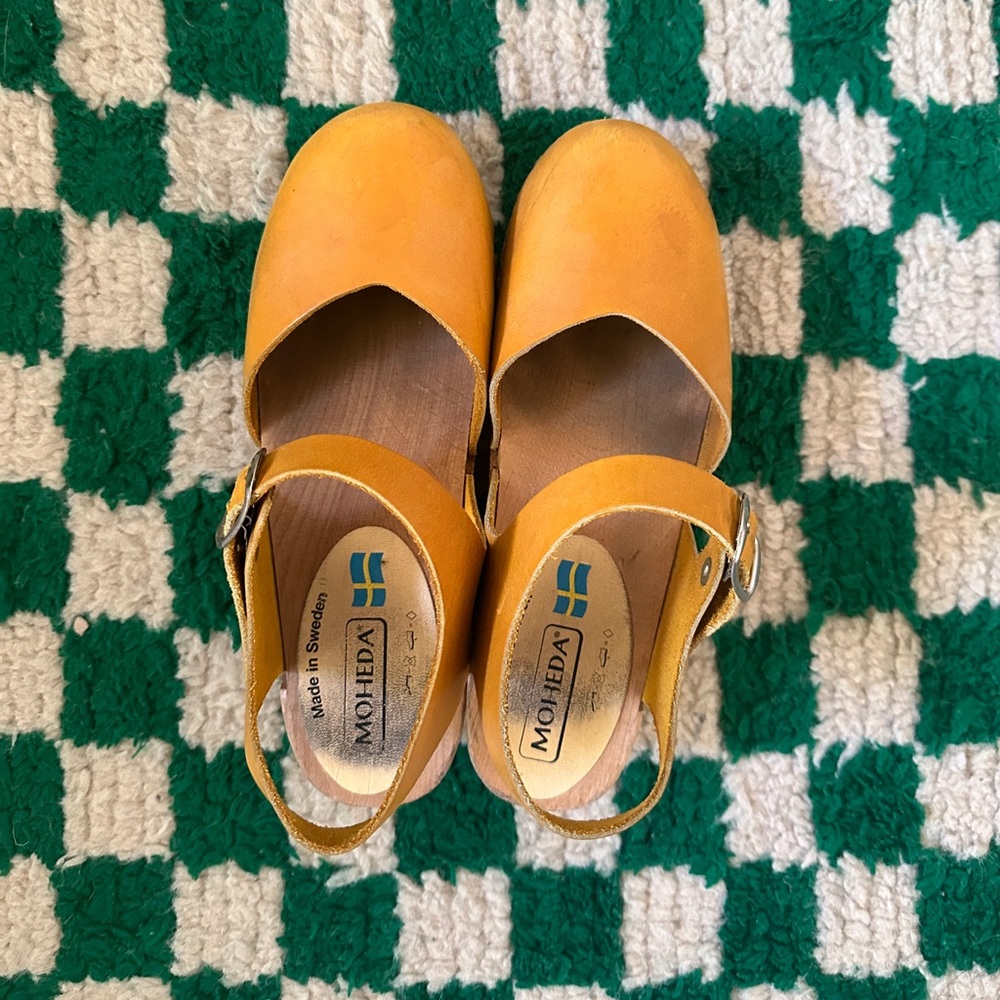 Moheda clog sandals